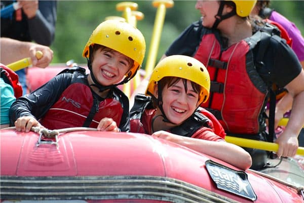 Rafting Nouveau Monde | Activité en famille sur la rivière Rouge